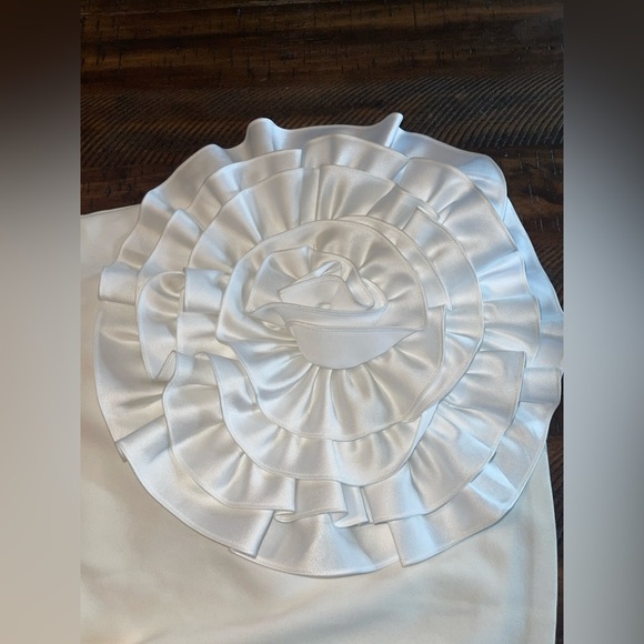 Xscape Scuba Crepe Off-the-Shoulder Sleeveless Rosette Mini Dress12 NWT soft fem - Picture 7 of 9